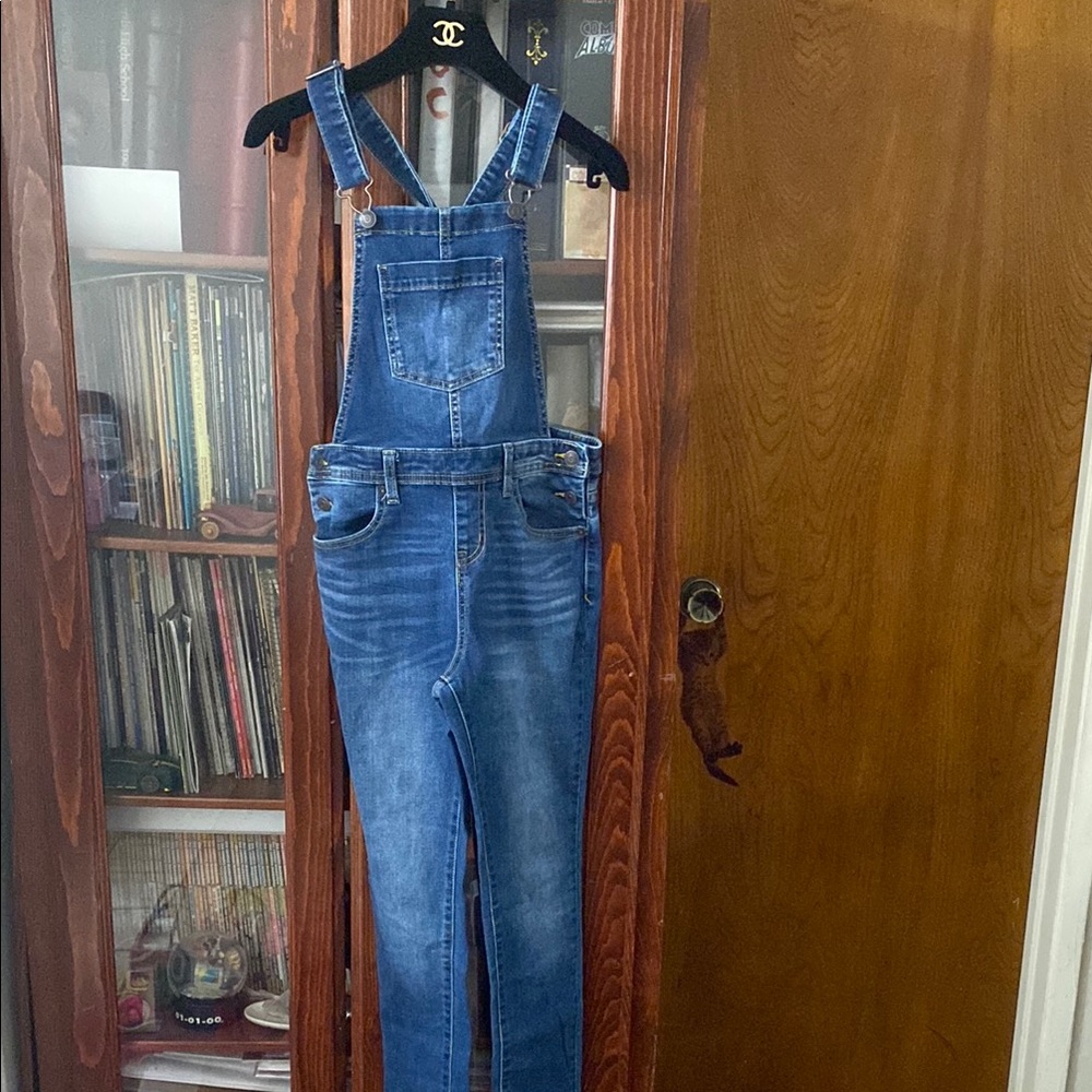 Cat & Jack Girl’s Blue Denim Overalls Size 10/12 - Picture 3 of 15